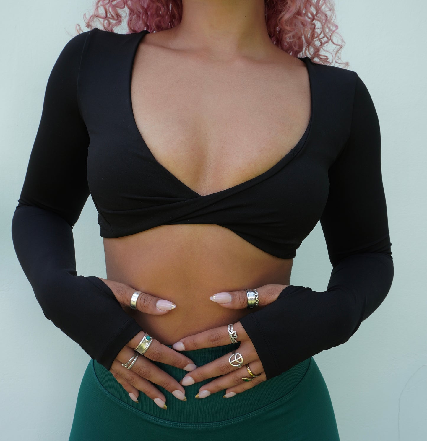 TWISTED LONG SLEEVE SPORTS BRA - Raw Body